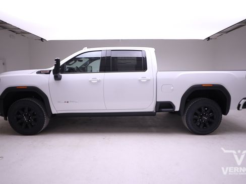 Used 2026 GMC Sierra 2500 AT4 w/ AT4 Premium Plus Package AWD/4WD image 2