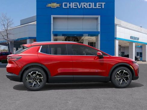 New 2026 Chevrolet Equinox EV LT image 5