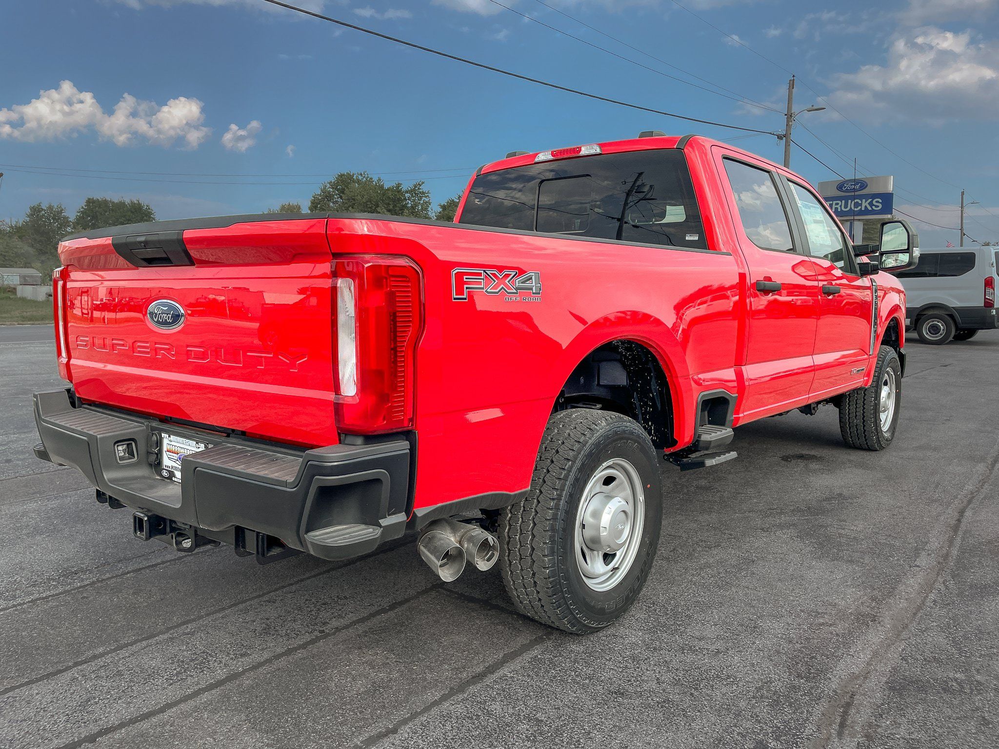 New 2024 Ford F350 XL w/ FX4 Off-Road Package AWD/4WD image 6