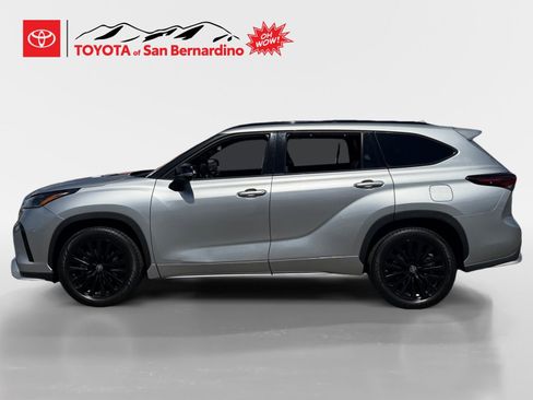Certified 2025 Toyota Highlander XSE AWD/4WD image 2