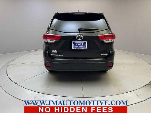 Used 2017 Toyota Highlander Plus AWD/4WD image 4