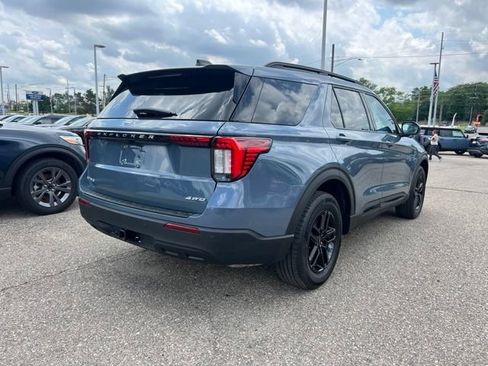 Used 2026 Ford Explorer Active AWD/4WD image 4