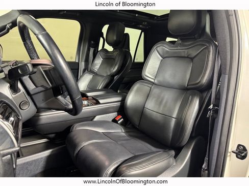 Used 2023 Lincoln Navigator Reserve AWD/4WD image 16