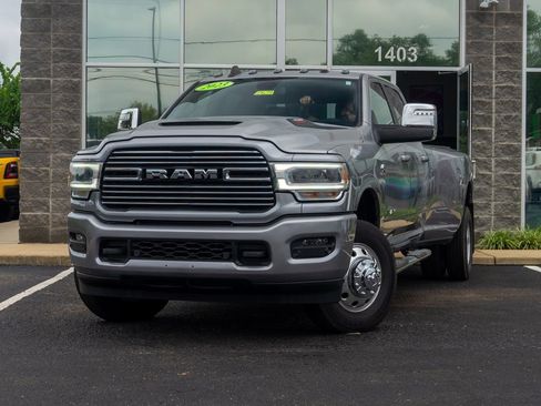 Used 2023 RAM 3500 Laramie image 11