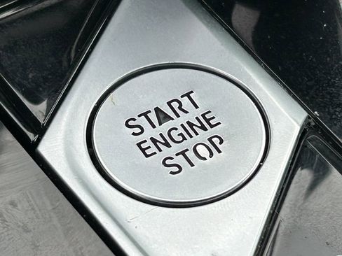 Used 2021 BMW X6 xDrive40i w/ Premium Package image 16