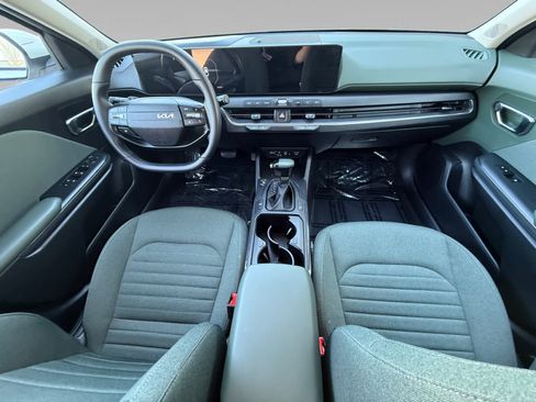 Used 2025 Kia K4 EX image 10