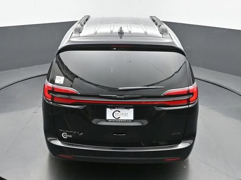 New 2026 Chrysler Pacifica Select w/ S Appearance Package image 43