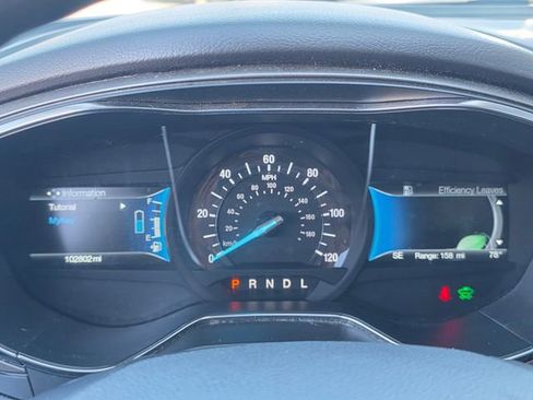 Used 2018 Ford Fusion SE image 30