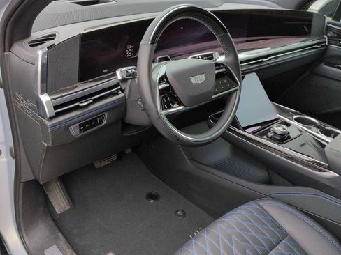 Used 2025 Cadillac Escalade IQ Luxury 1 AWD/4WD image 10