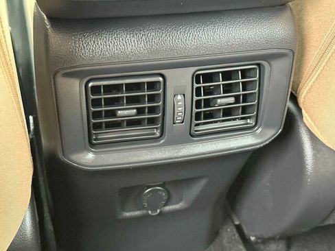 Used 2025 Toyota RAV4 LE AWD/4WD image 15
