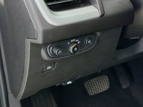 Used 2024 GMC Terrain SLT w/ Elevation Edition FWD image 13