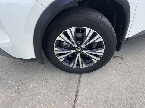 Used 2021 Nissan Rogue SV w/ Premium Package image 29