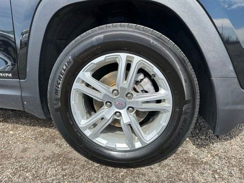 Used 2023 GMC Terrain SLE w/ Driver Convenience Package image 21