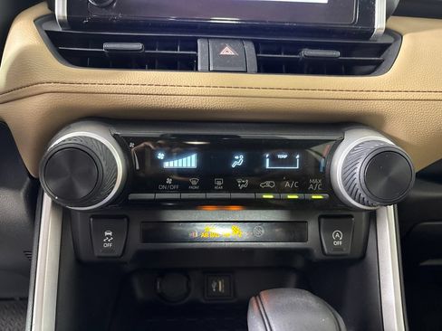 Used 2024 Toyota RAV4 LE FWD image 18