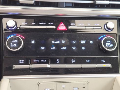 Certified 2025 Hyundai Santa Fe SEL FWD image 19
