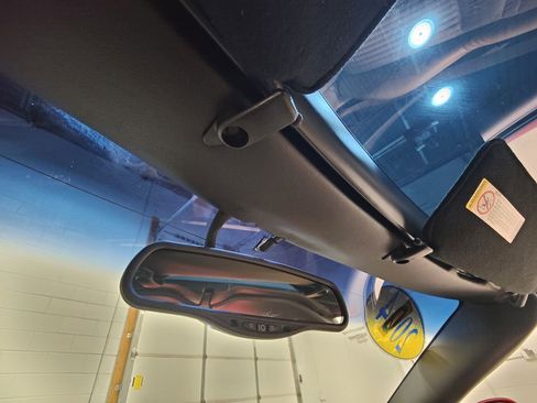 Used 2004 Chevrolet Corvette Coupe w/ Roof Package image 33