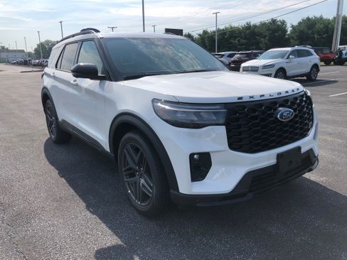 New 2025 Ford Explorer ST image 7