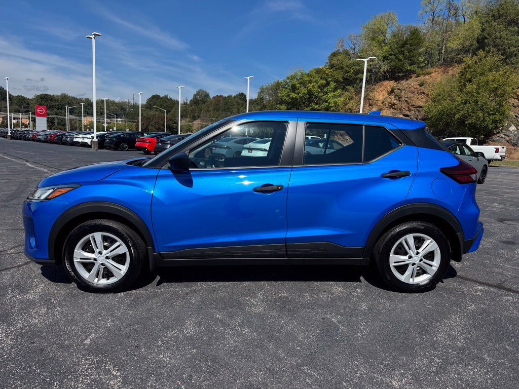 Certified 2025 Nissan Kicks Play S FWD image 4
