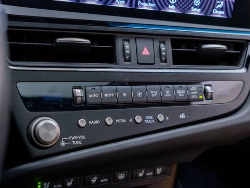 Used 2022 Lexus ES 350 Ultra Luxury w/ Accessory Package 2 FWD image 28