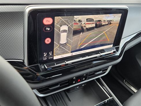 New 2026 Volkswagen Atlas Cross Sport SEL Premium R-Line image 11