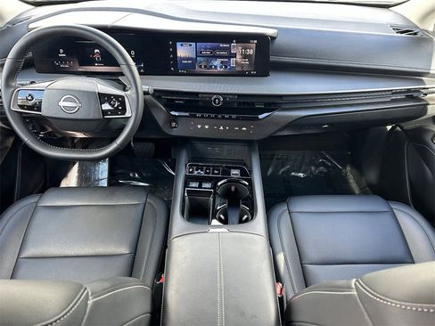 Certified 2025 Nissan Murano SV image 17