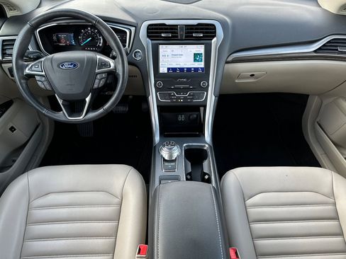 Used 2019 Ford Fusion SEL image 4