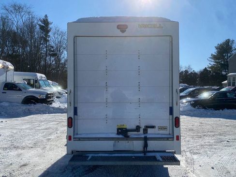 Used 2021 GMC Savana 3500 w/ Power Convenience Package image 6