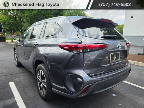 Used 2023 Toyota Highlander XLE FWD image 4