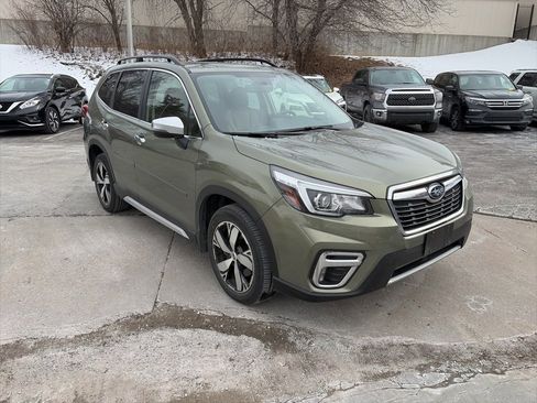 Used 2019 Subaru Forester Touring image 3