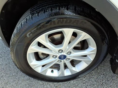 Used 2018 Ford Escape SE image 22