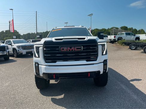 Used 2024 GMC Sierra 2500 AT4 w/ AT4 Premium Plus Package AWD/4WD image 2