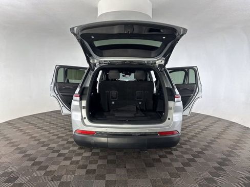 Used 2021 Jeep Grand Cherokee L Laredo image 17