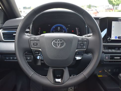 Certified 2025 Toyota Camry SE AWD/4WD image 9