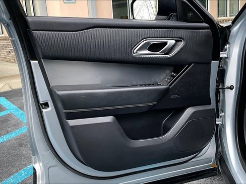 Used 2018 Land Rover Range Rover Velar S image 22