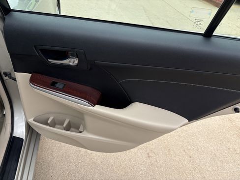Used 2014 Toyota Camry XLE w/ Leather Package FWD image 19
