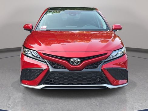 Used 2024 Toyota Camry XSE FWD image 2