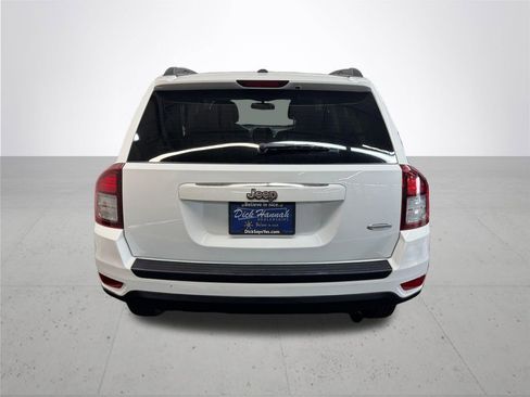 Used 2017 Jeep Compass Latitude FWD image 5