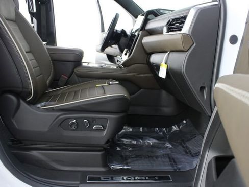 New 2026 GMC Yukon XL Denali Ultimate image 27