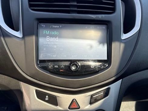 Used 2015 Chevrolet Trax LT w/ LT Sun and Sound Package FWD image 8