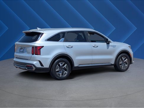 Used 2022 Kia Sorento S FWD image 3