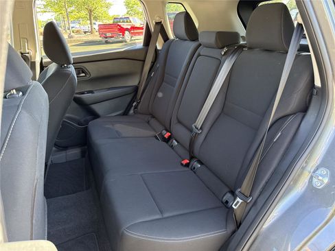 Used 2025 Nissan Rogue S FWD image 15