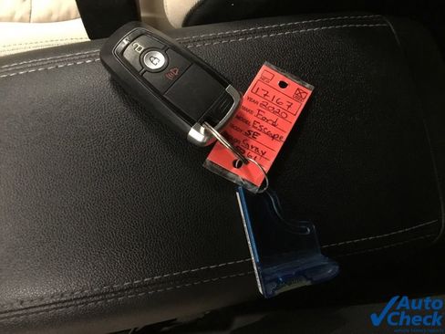 Used 2020 Ford Escape SE image 53