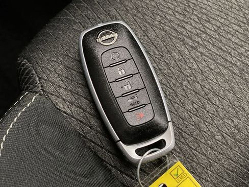 Used 2025 Nissan Rogue SV image 27