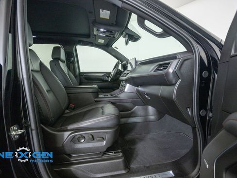Used 2024 Chevrolet Suburban RST w/ Luxury Package AWD/4WD image 42