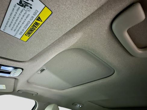 Used 2025 Hyundai Santa Fe Limited image 27