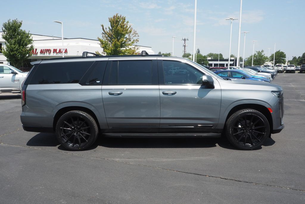Used 2021 Cadillac Escalade ESV Sport Platinum w/ Heavy-Duty Trailer Package AWD/4WD image 8