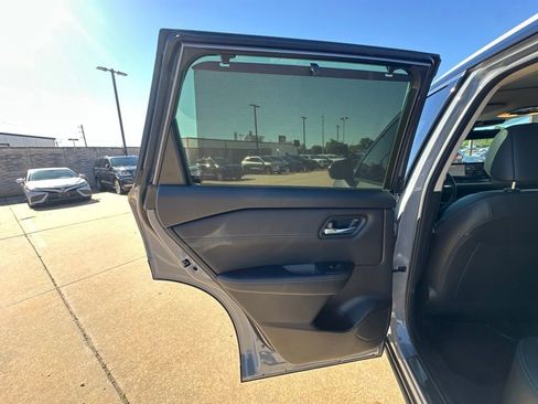 Used 2024 Nissan Rogue SL w/ SL Premium Package FWD image 18