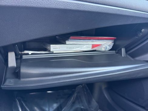 Used 2025 Toyota Camry LE w/ Convenience Package FWD image 27