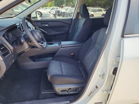 Used 2024 Nissan Rogue SV FWD image 11