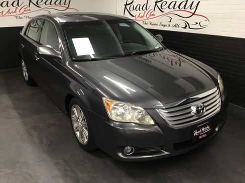 Used 2009 Toyota Avalon Limited image 2